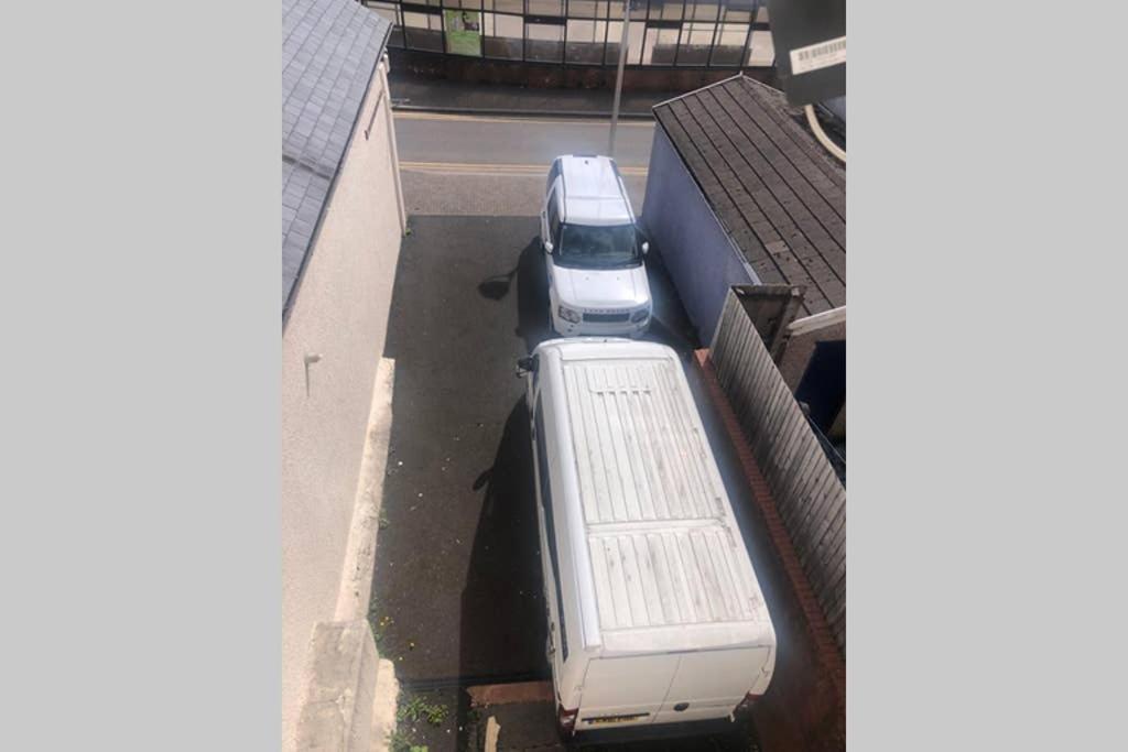 Bee Hive Merthyr Tydfil Esterno foto